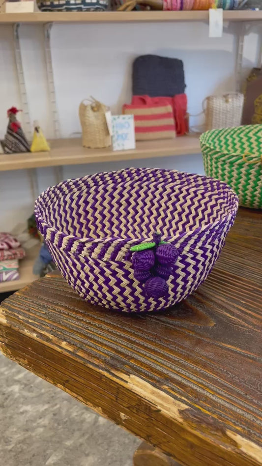 Table Baskets in Palma de Iraka, hand-woven, without chemical dyes.